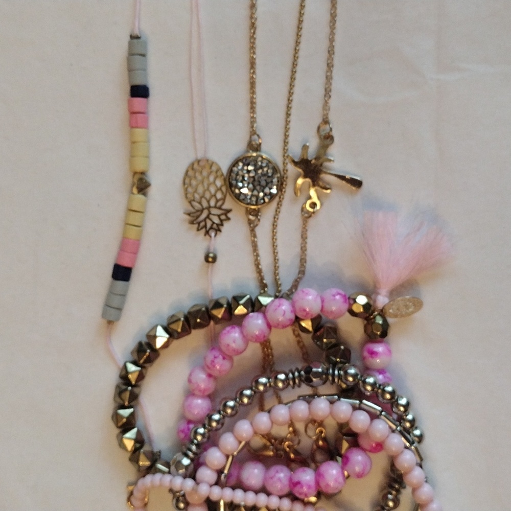 2/$15 NWOT Bundle of 11 Bracelets Pink & Gold Pineapple & Palm Tree